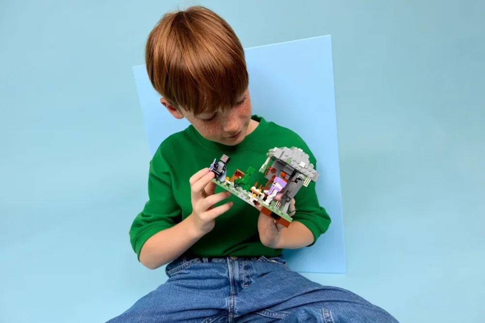 Lego Minecraft The Pale Garden - 9