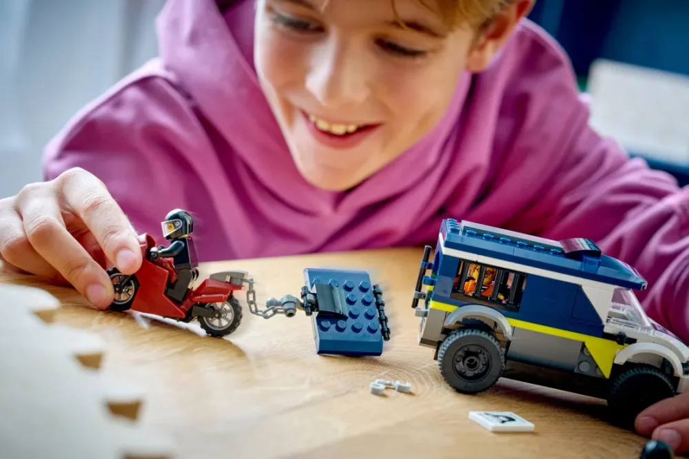 Lego City Police Prisoner Transport Van - 7