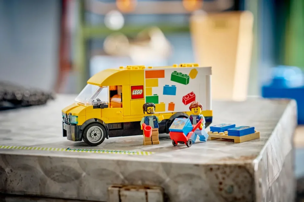 Lego City The Lego Van - 12
