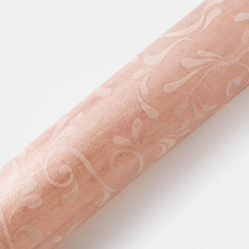 Λαμπάδα Στρογγυλή με Λευκό Ροζ Σχέδιο Λαχούρ